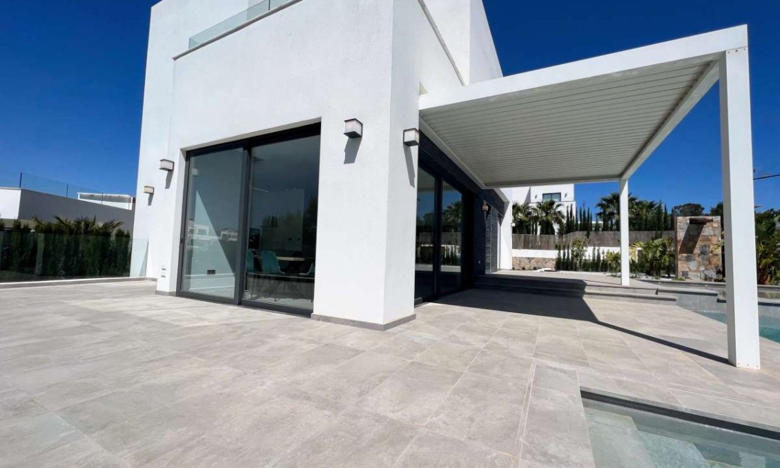 Segunda mano - Villa -
Orihuela - Inland