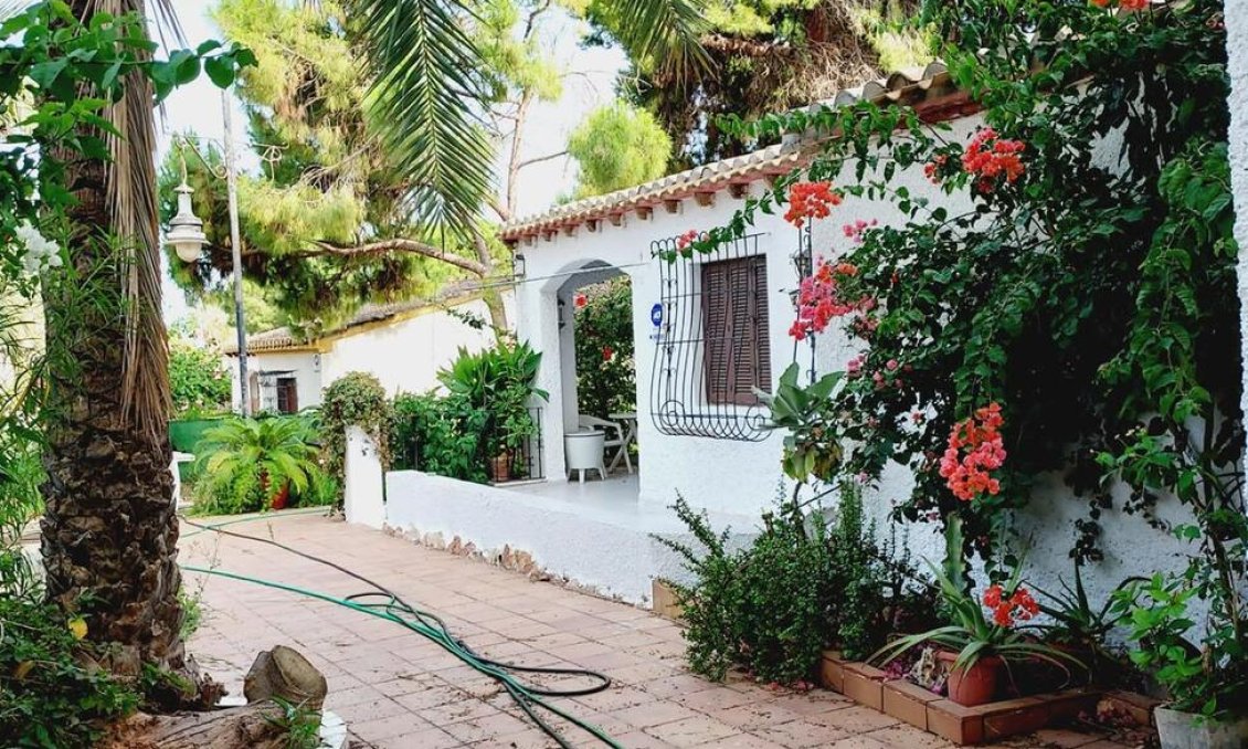 Segunda mano - Villa -
Orihuela Costa - Punta Prima