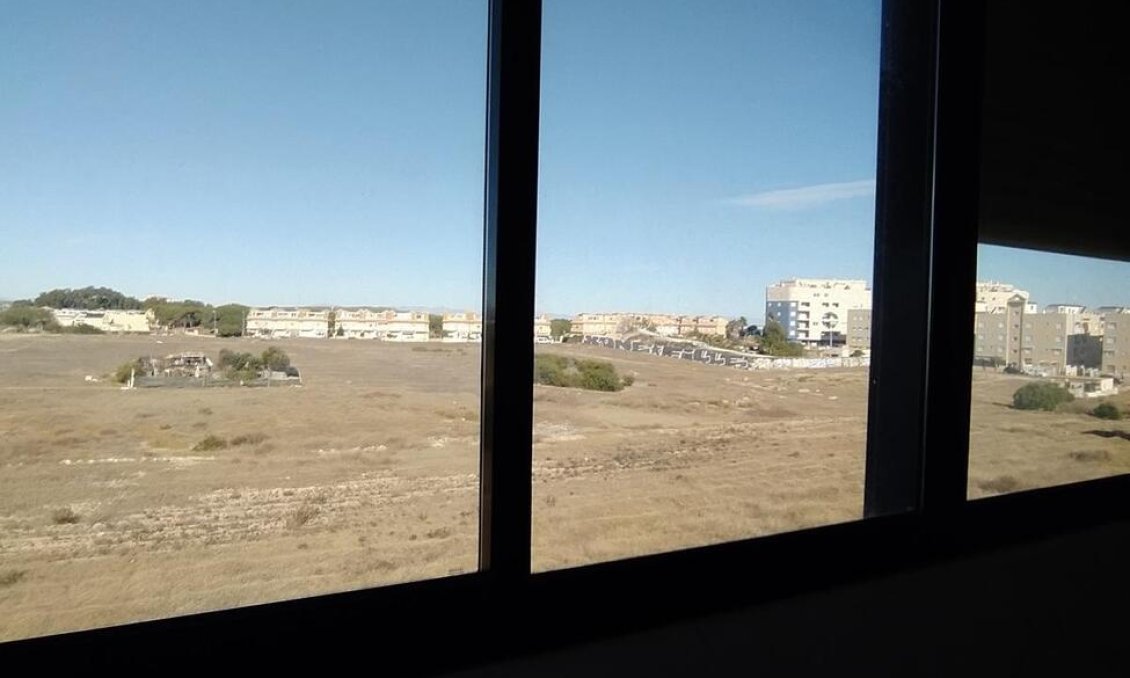 Segunda mano - Apartamento -
Torrevieja - La Mata