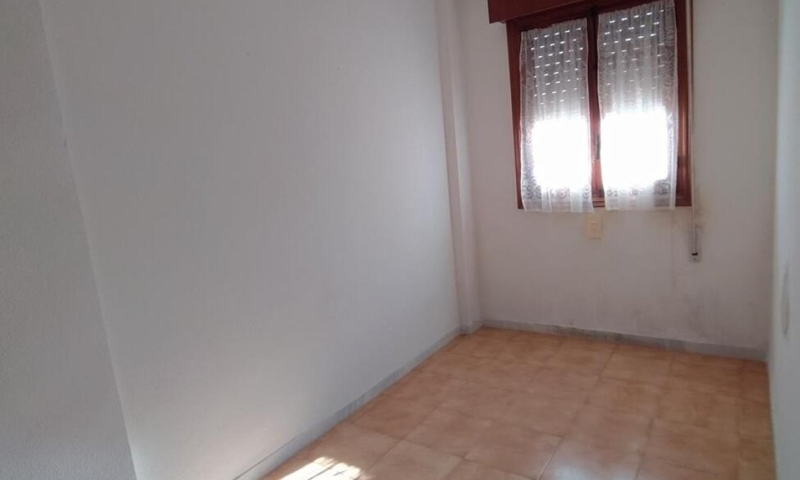 Segunda mano - Apartamento -
Torrevieja - La Mata