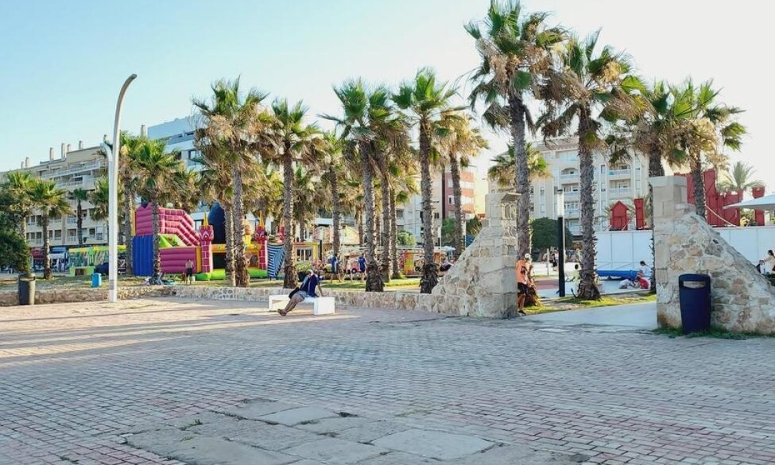 Segunda mano - Apartamento -
Torrevieja - La Mata