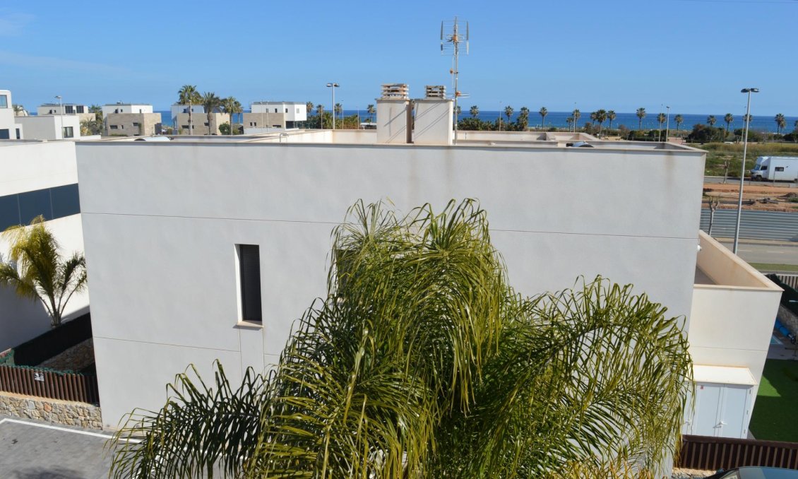 Segunda mano - Villa -
Pilar de la Horadada - Las Higuericas