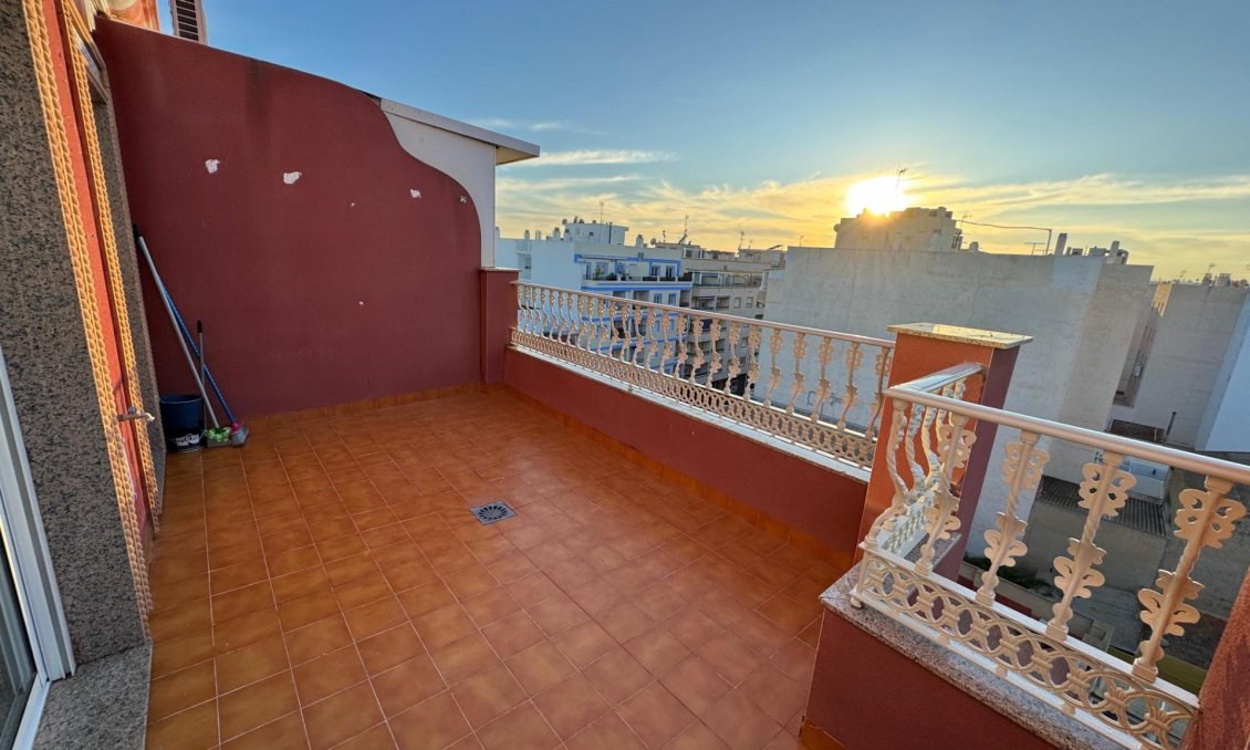 Segunda mano - Ático -
Torrevieja - Parque Acuático - Sector 25