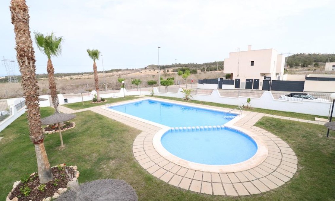 Revente - Town House -
San Miguel de Salinas - Inland