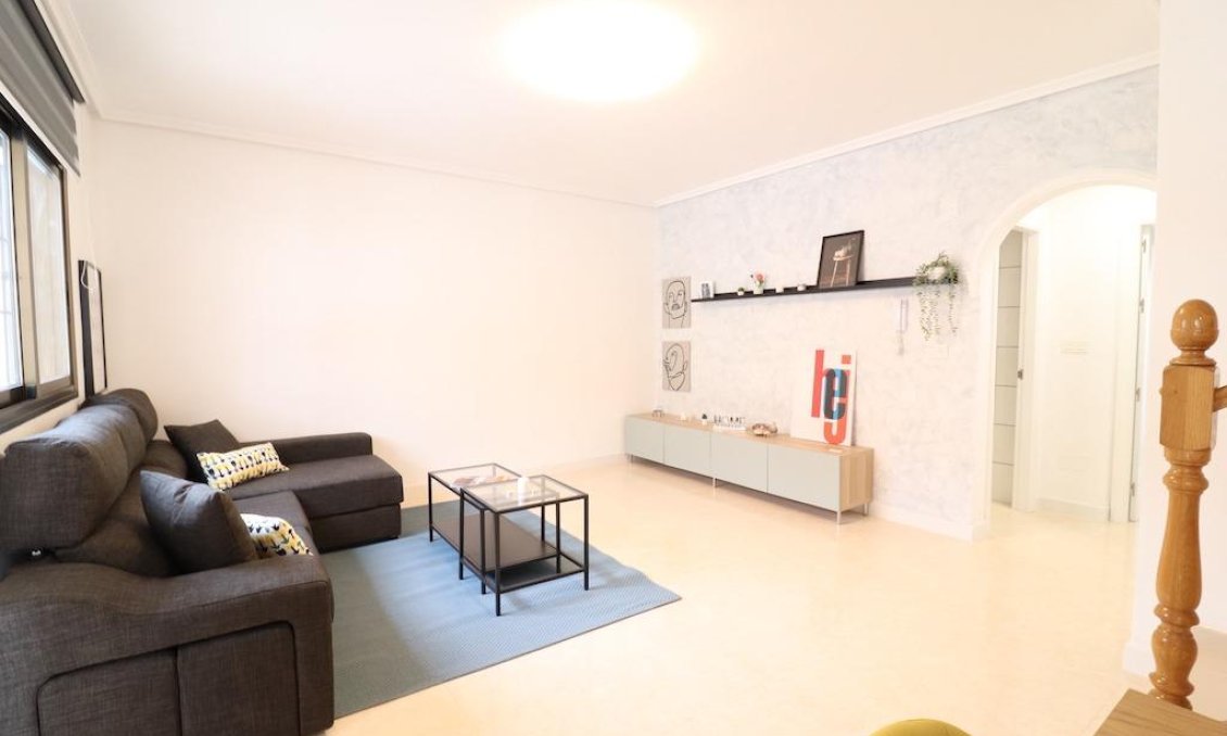 Revente - Town House -
San Miguel de Salinas - Inland
