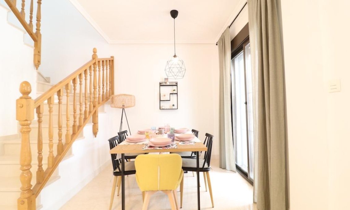Revente - Town House -
San Miguel de Salinas - Inland