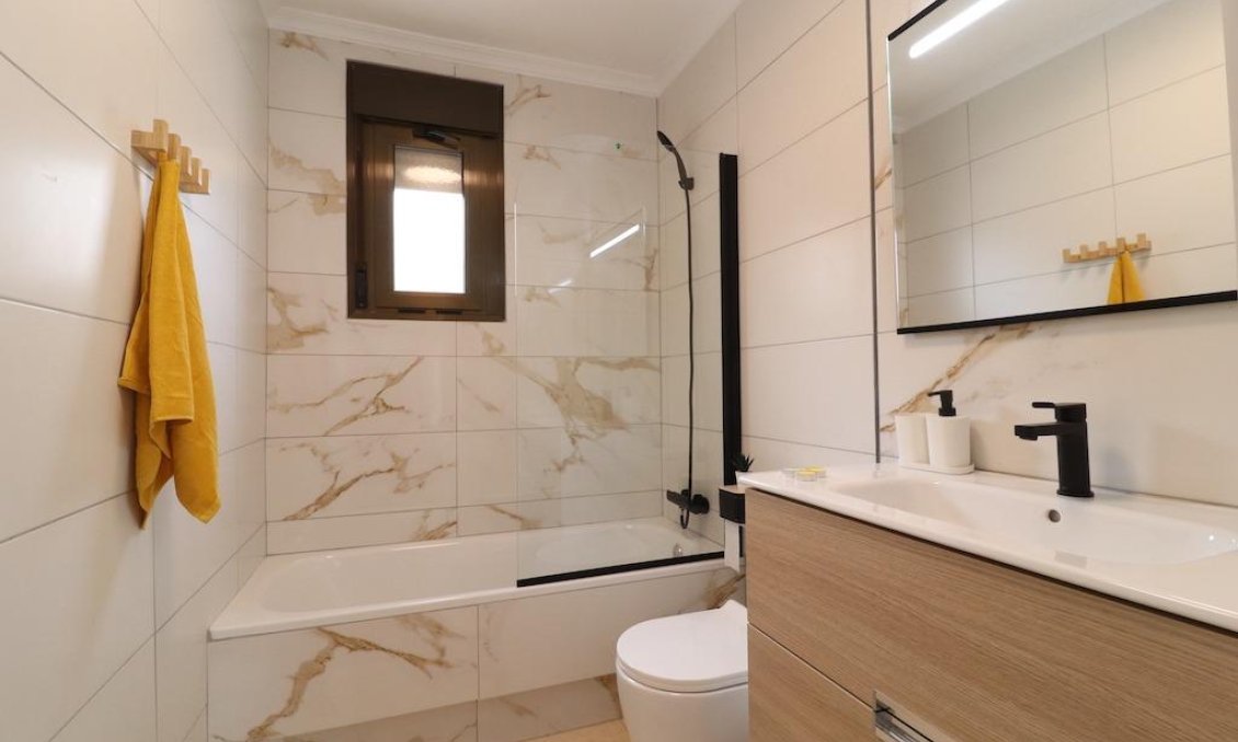 Revente - Town House -
San Miguel de Salinas - Inland
