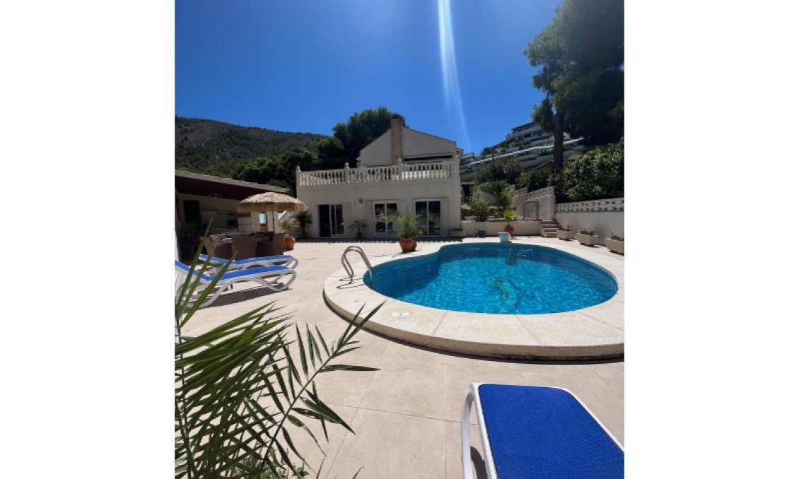 Segunda mano - Villa -
Alfas del Pí - Costa Blanca