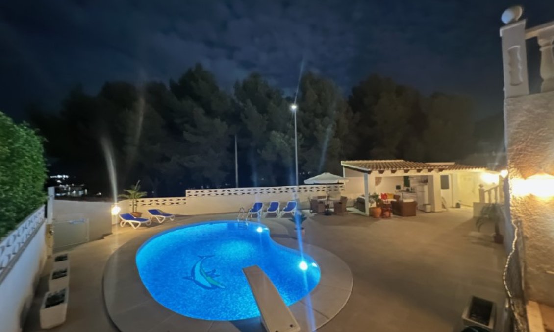 Segunda mano - Villa -
Alfas del Pí - Costa Blanca