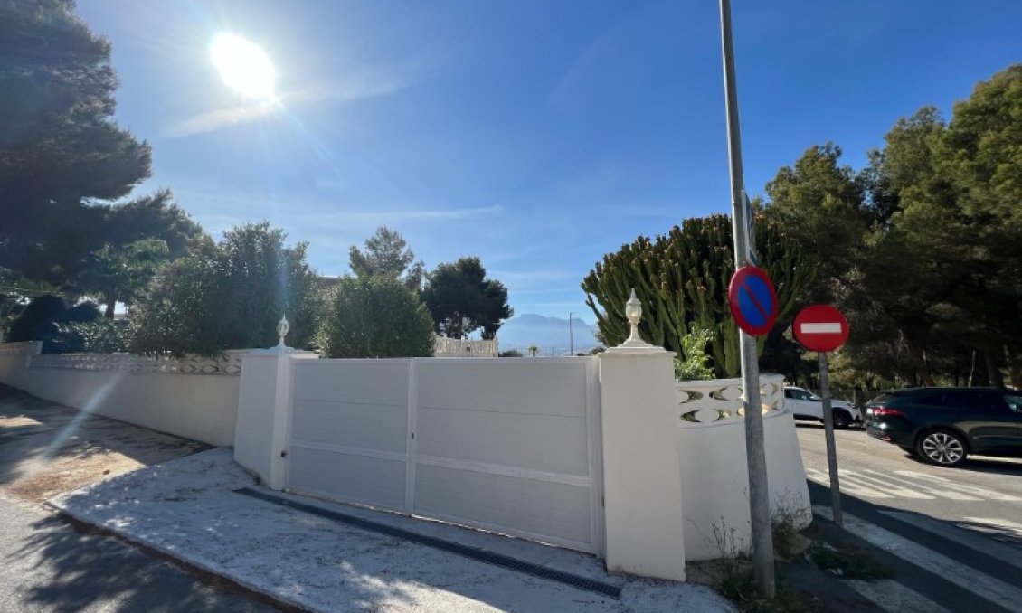 Segunda mano - Villa -
Alfas del Pí - Costa Blanca