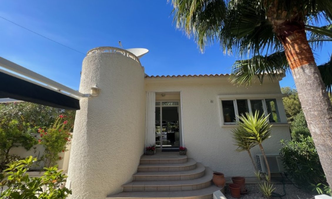 Segunda mano - Villa -
Alfas del Pí - Costa Blanca