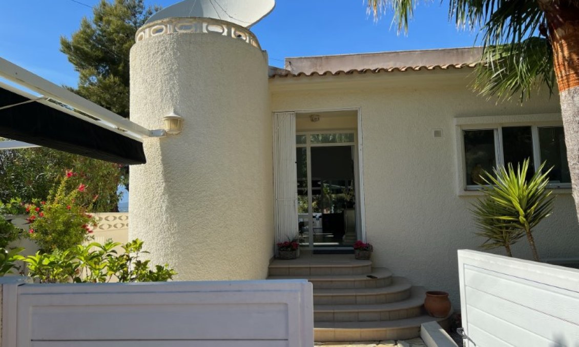 Segunda mano - Villa -
Alfas del Pí - Costa Blanca