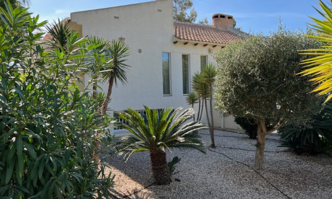 Segunda mano - Villa -
Alfas del Pí - Costa Blanca
