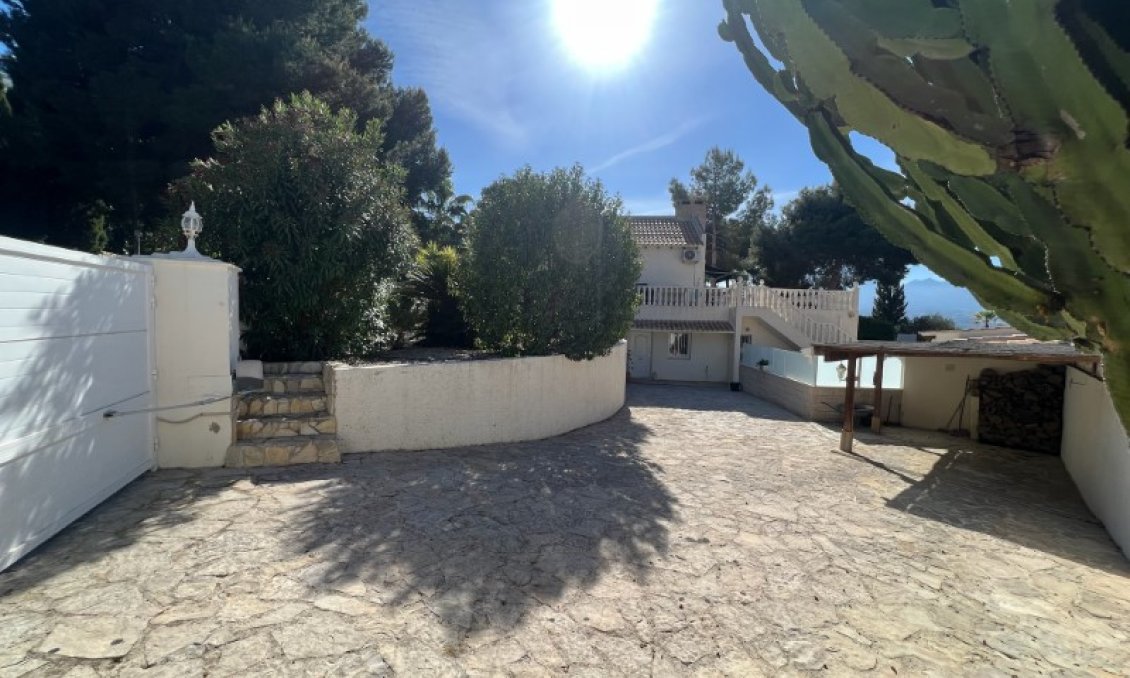 Segunda mano - Villa -
Alfas del Pí - Costa Blanca
