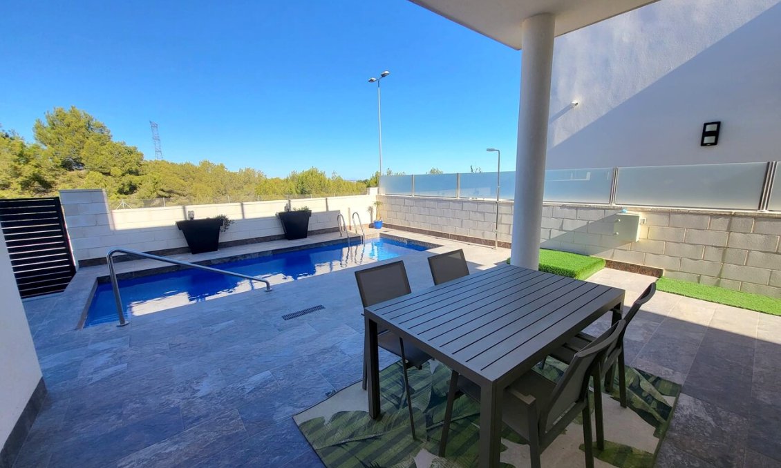 Használt Ingatlanok - Villa -
Orihuela Costa - PAU 26