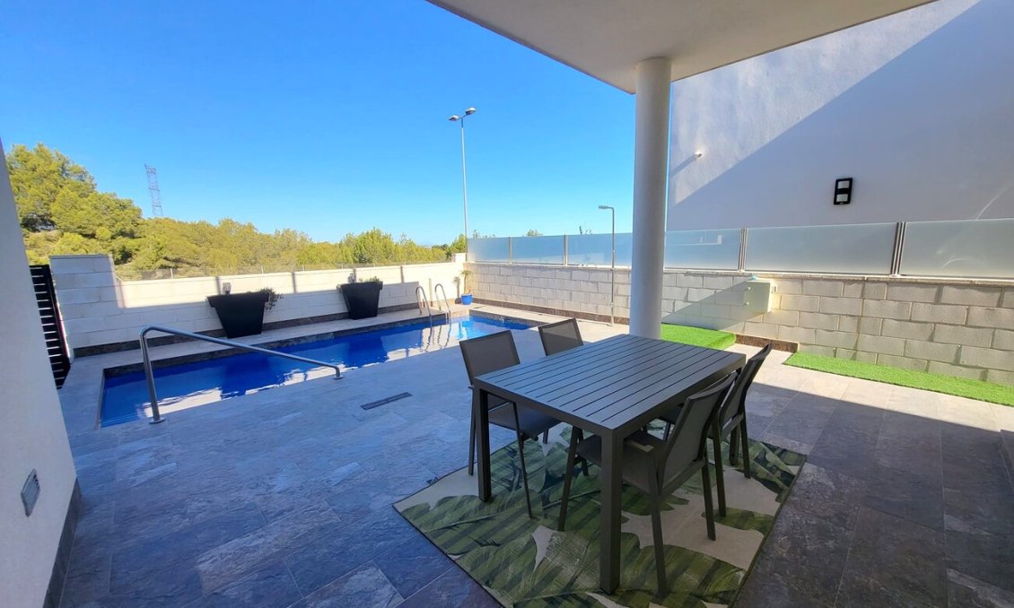 Használt Ingatlanok - Villa -
Orihuela Costa - PAU 26