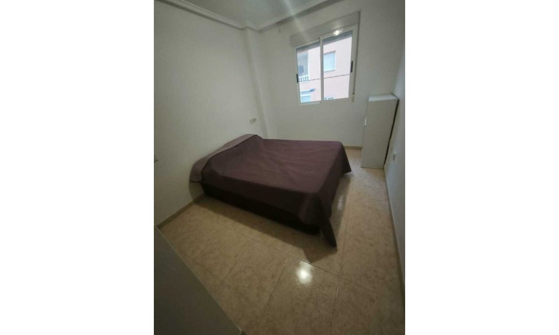 Használt Ingatlanok - Apartman -
Torrevieja - zona molino