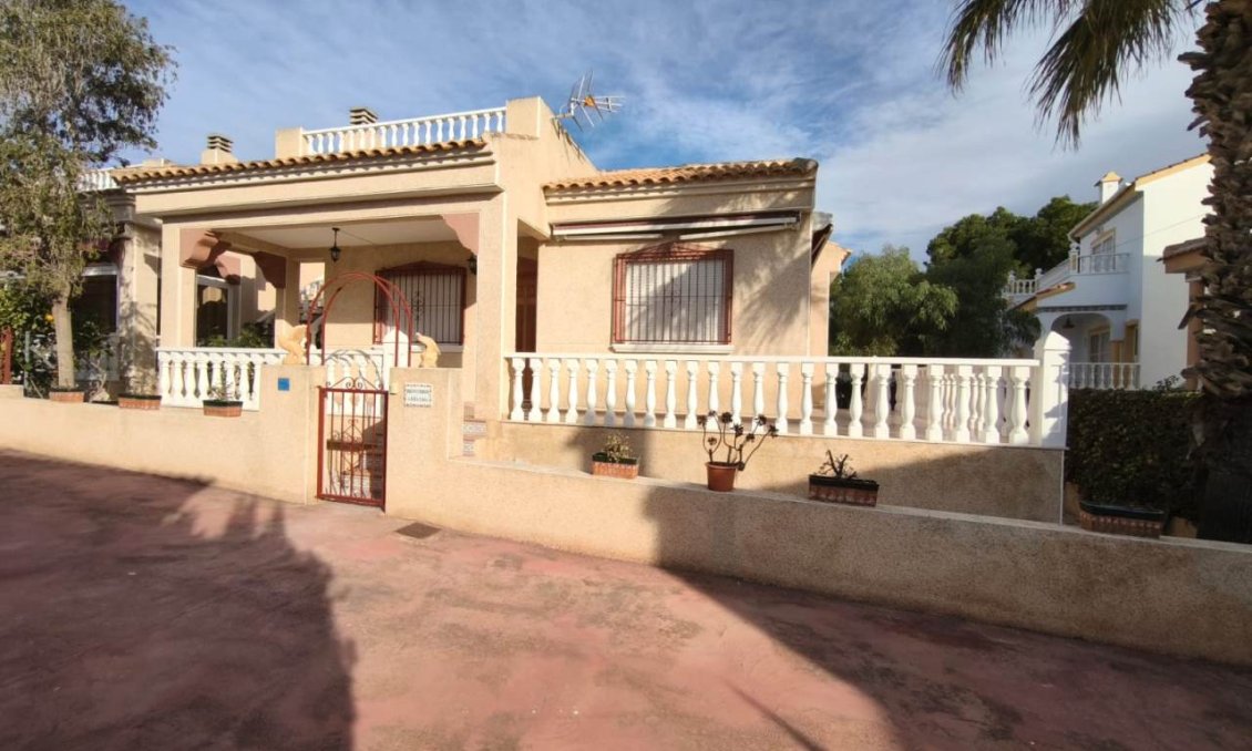 Segunda mano - Villa -
Algorfa - Inland