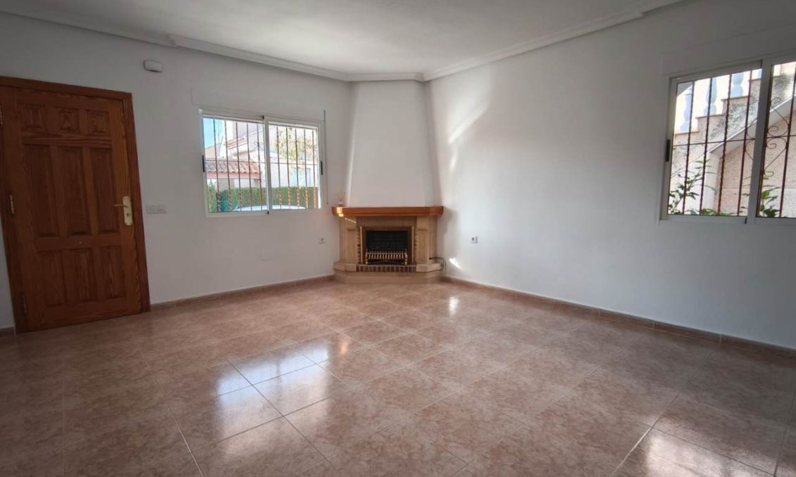 Segunda mano - Villa -
Algorfa - Inland