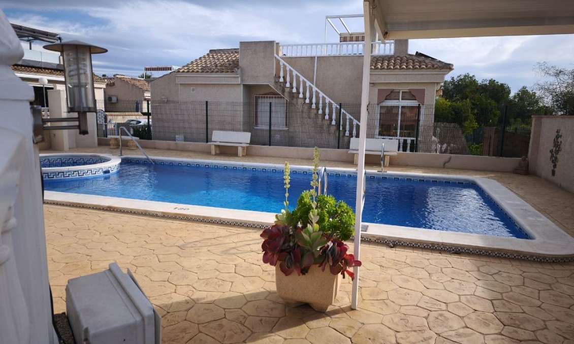 Segunda mano - Villa -
Algorfa - Inland