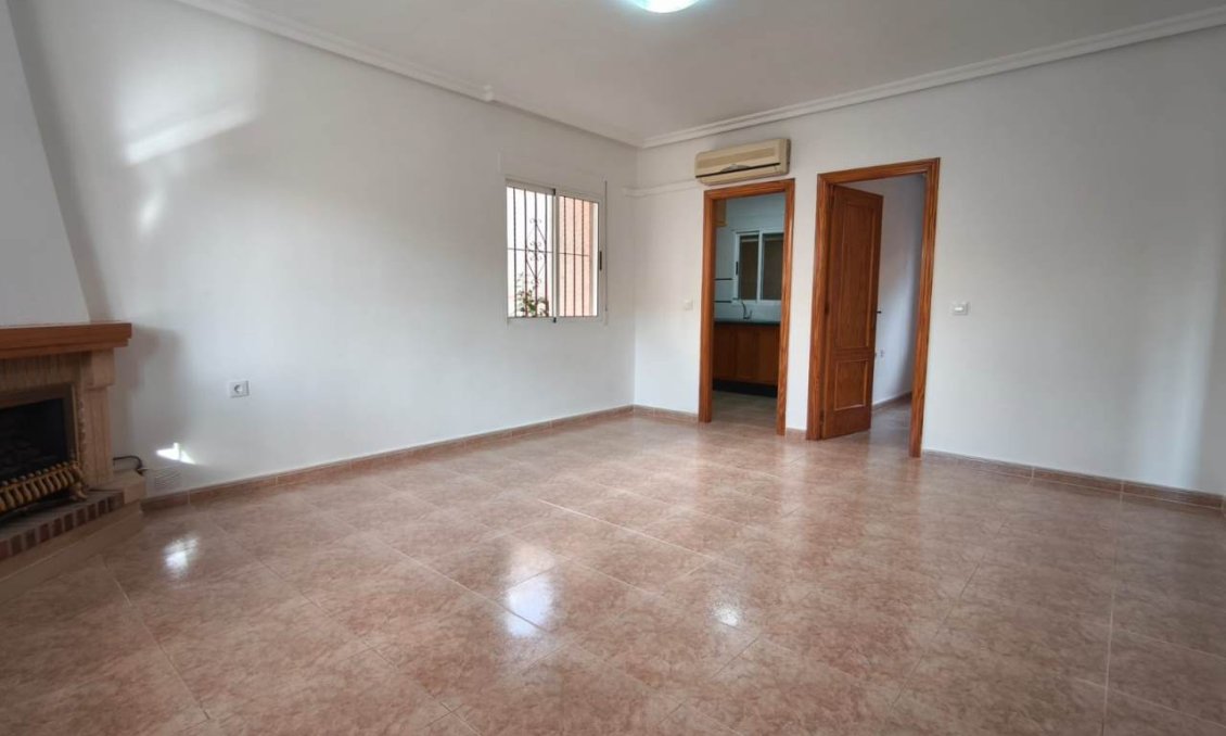 Segunda mano - Villa -
Algorfa - Inland