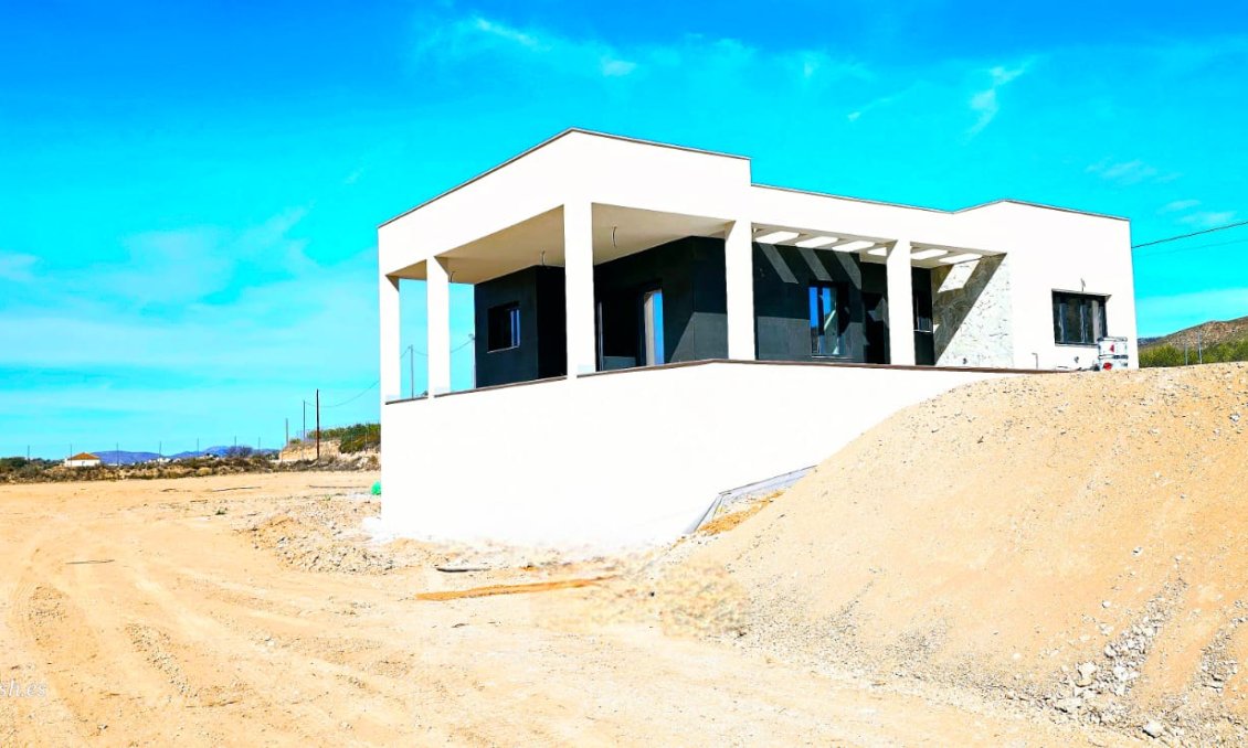 Segunda mano - Villa -
Macisvenda - Inland