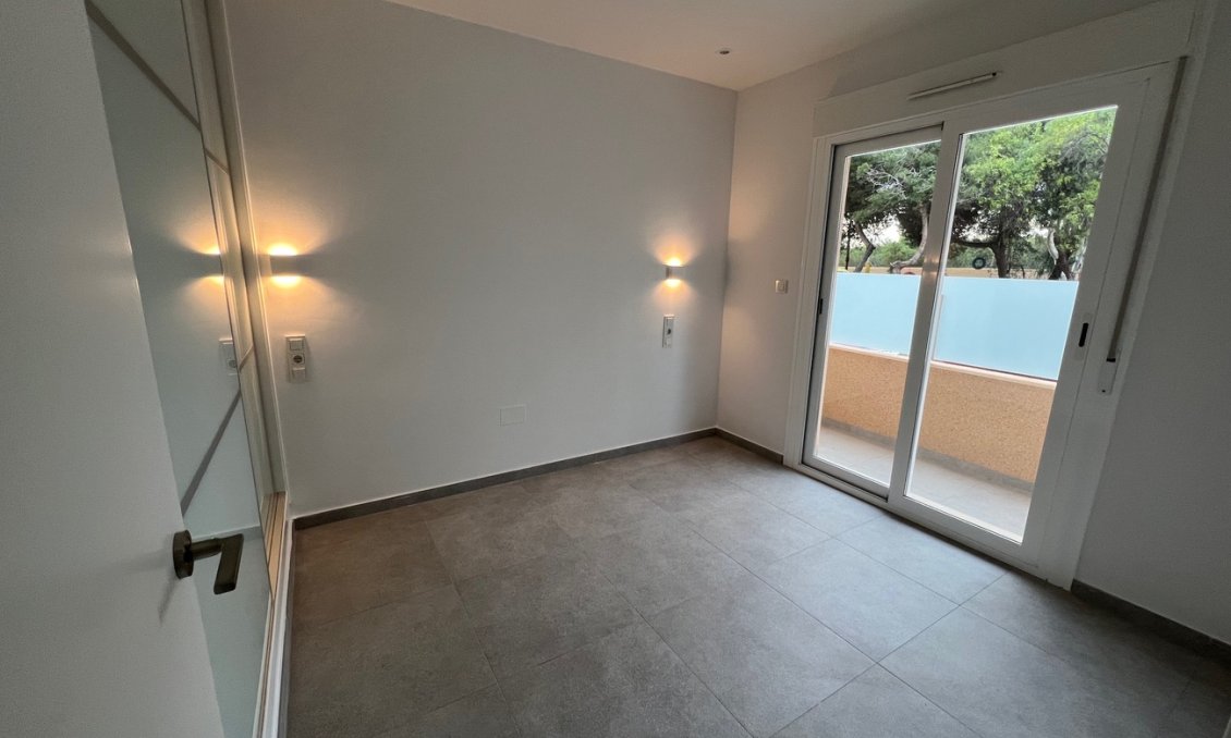 Segunda mano - Apartamento -
La Mata - avda de los Europeos