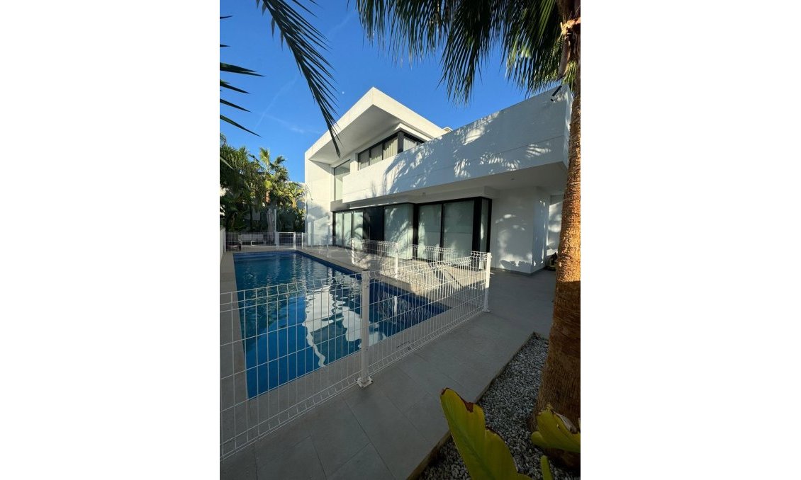 Wiederverkauf - Villa -
Ciudad Quesada - Costa Blanca Sur