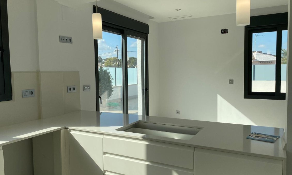 Segunda mano - Villa -
Torrevieja - Los Balcones
