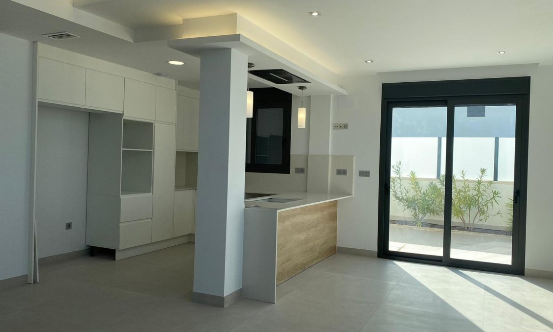 Segunda mano - Villa -
Torrevieja - Los Balcones
