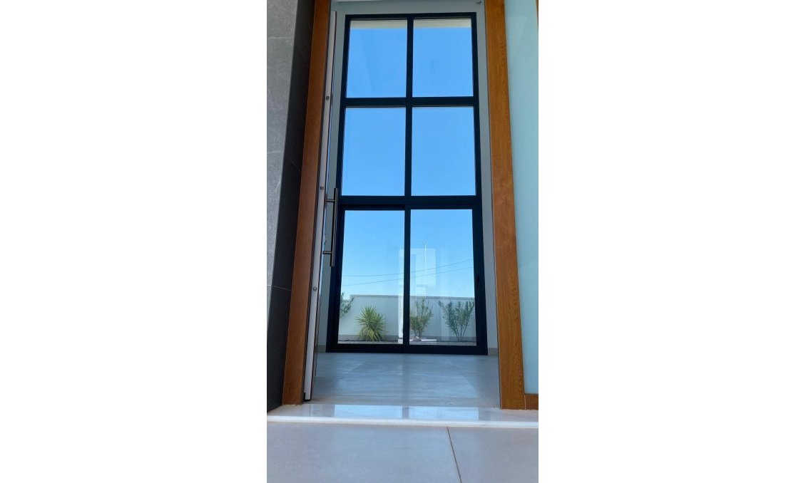 Segunda mano - Villa -
Torrevieja - Los Balcones