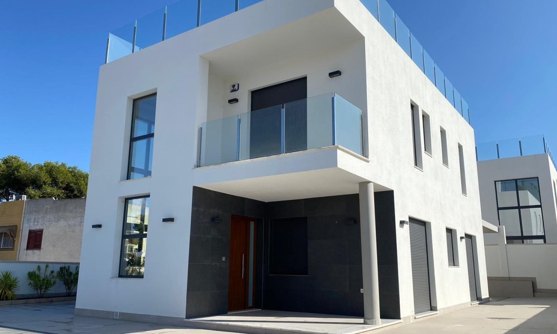Segunda mano - Villa -
Torrevieja - Los Balcones
