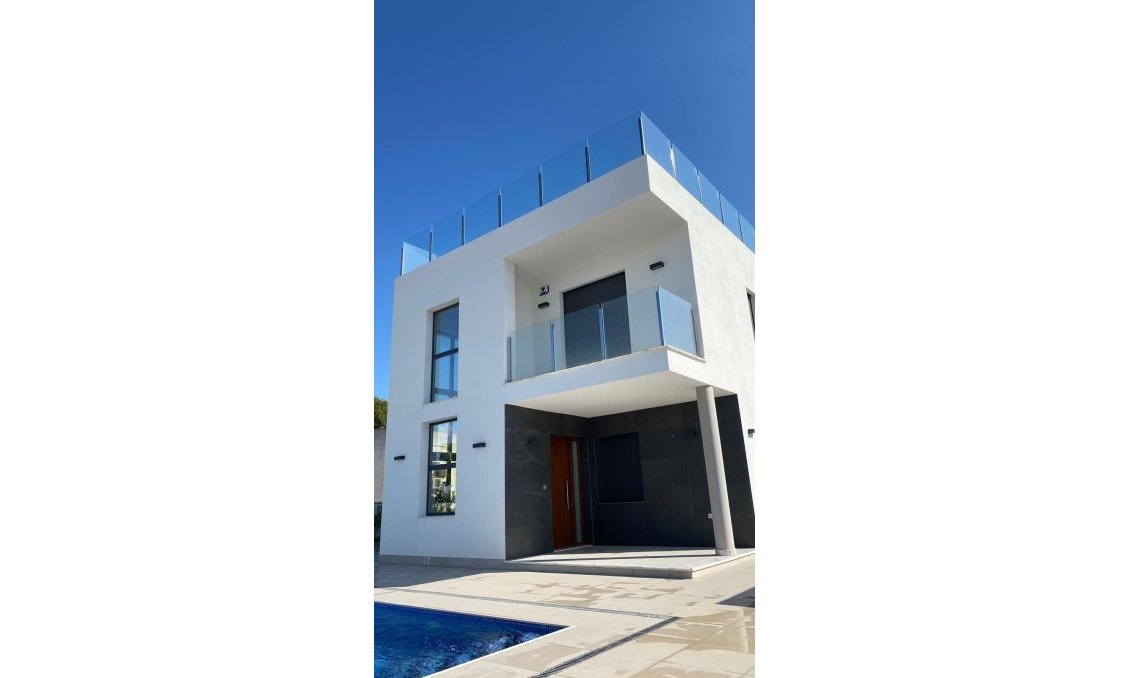 Segunda mano - Villa -
Torrevieja - Los Balcones