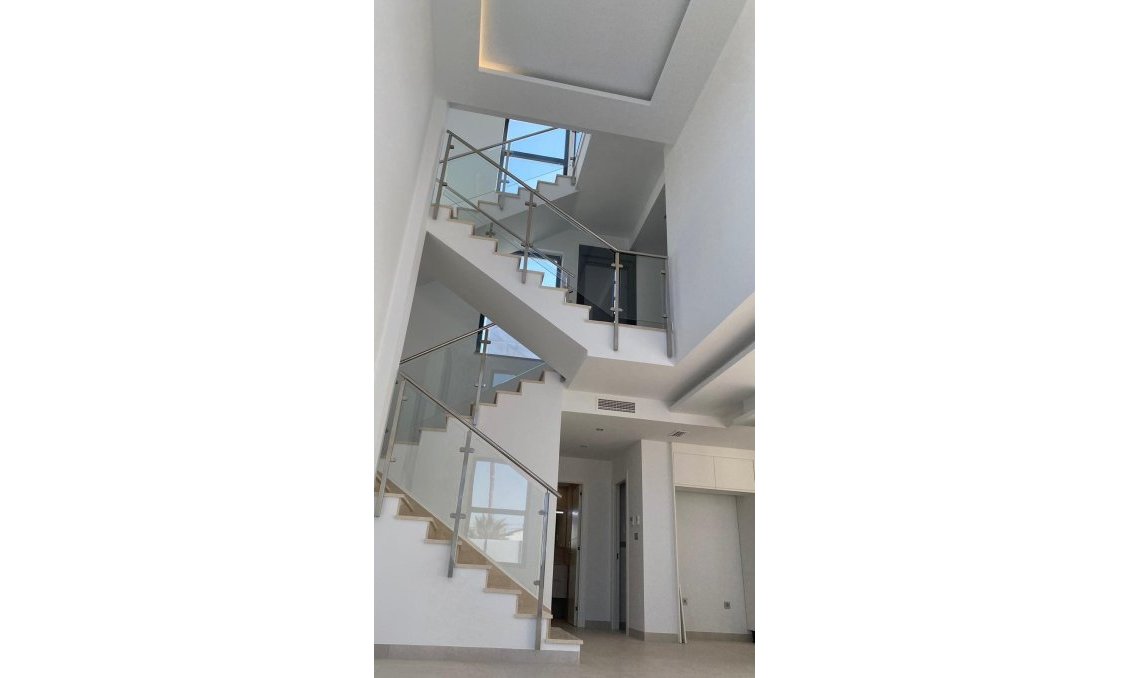 Segunda mano - Villa -
Torrevieja - Los Balcones