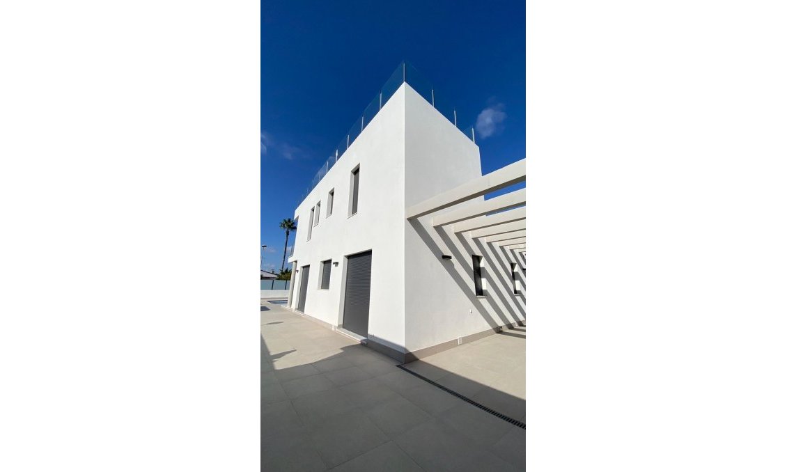 Segunda mano - Villa -
Torrevieja - Los Balcones