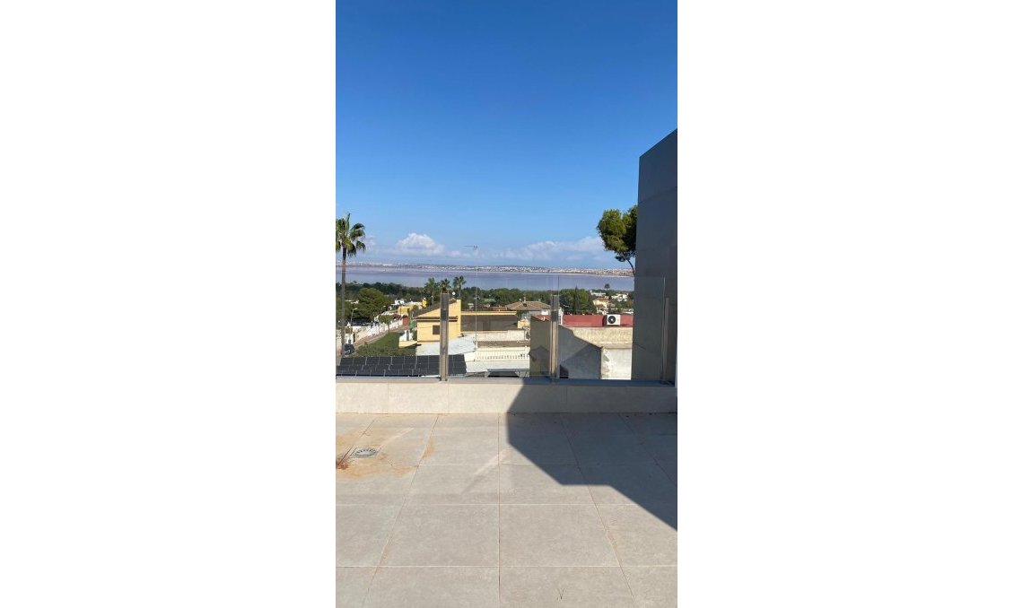 Segunda mano - Villa -
Torrevieja - Los Balcones