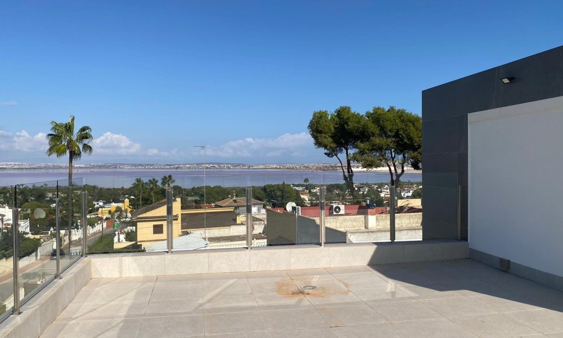 Segunda mano - Villa -
Torrevieja - Los Balcones