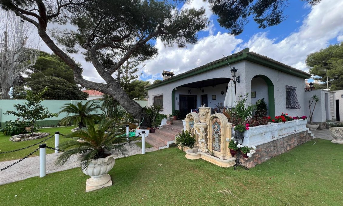Segunda mano - Villa -
Campoamor - Costa Blanca