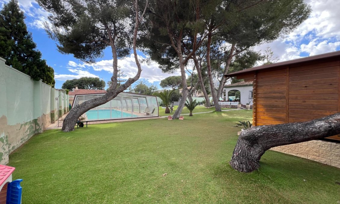 Segunda mano - Villa -
Campoamor - Costa Blanca