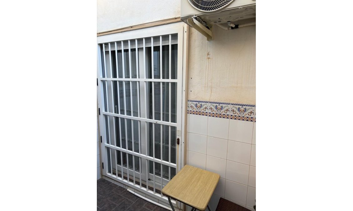 Segunda mano - Apartamento -
Torrevieja - Centro