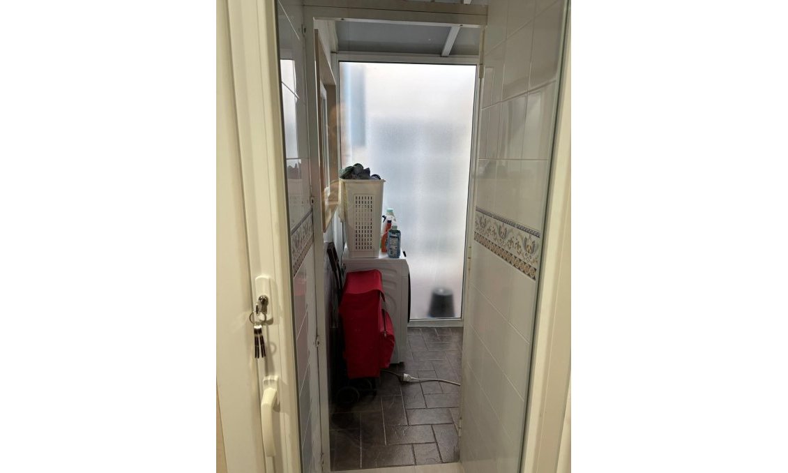 Segunda mano - Apartamento -
Torrevieja - Centro
