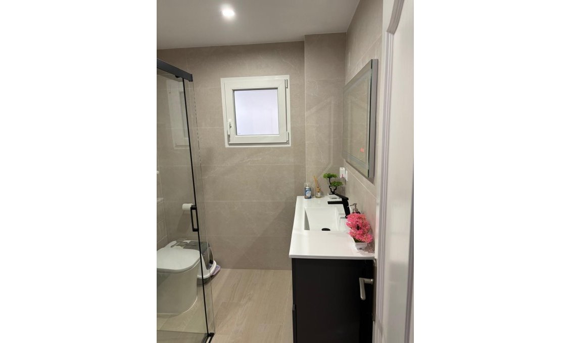 Segunda mano - Apartamento -
Torrevieja - Centro