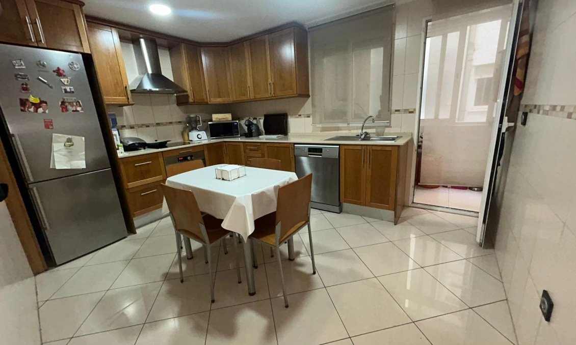 Használt Ingatlanok - Apartman -
Torrevieja - Centro