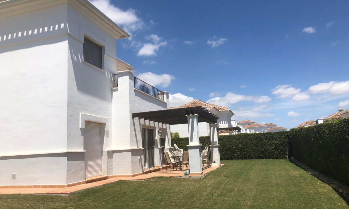 Segunda mano - Villa -
Roldan - Inland