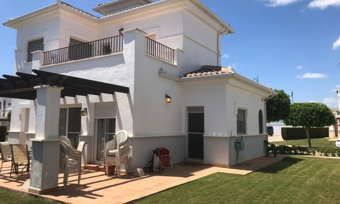 Segunda mano - Villa -
Roldan - Inland