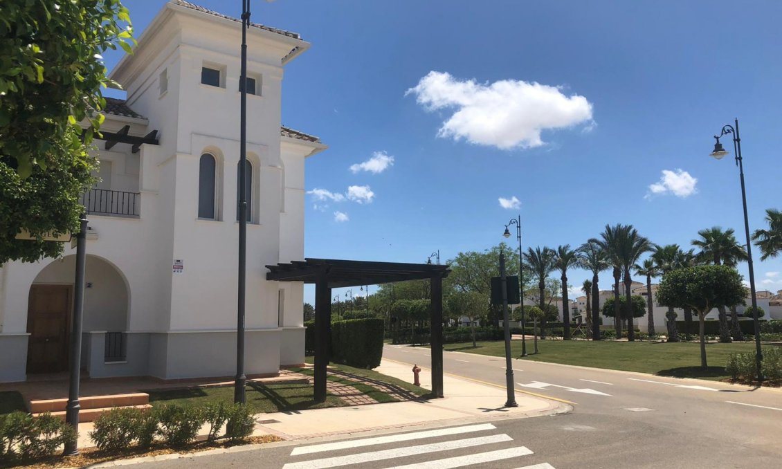 Segunda mano - Villa -
Roldan - Inland