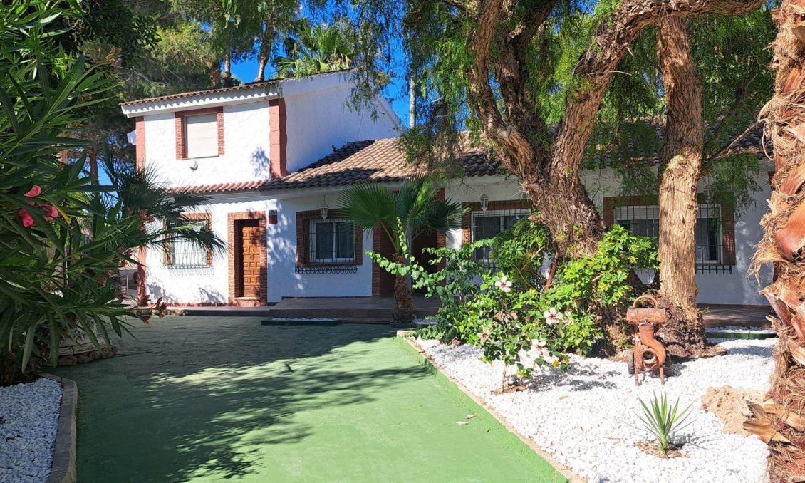 Segunda mano - Villa -
Orihuela - Los Huertos