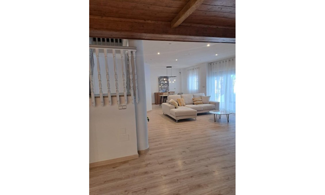 Segunda mano - Villa -
Orihuela - Los Huertos