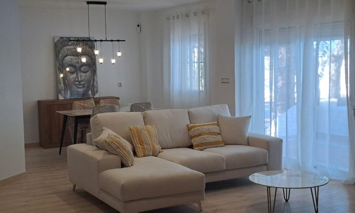 Segunda mano - Villa -
Orihuela - Los Huertos