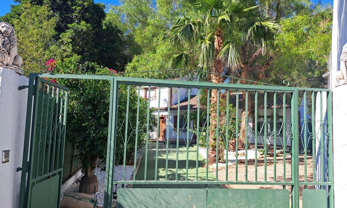 Segunda mano - Villa -
Orihuela - Los Huertos